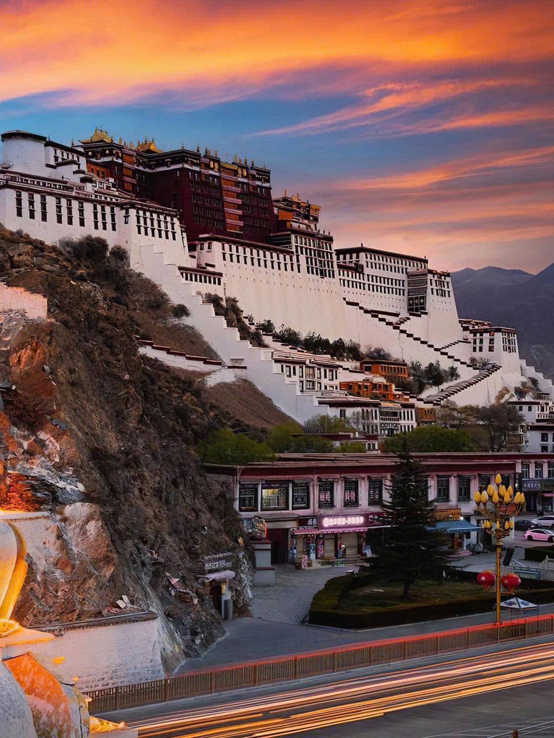 TOUR DU LỊCH ĐỘC LẠ 2025 CHECK IN EVEREST 9 NGÀY 8 ĐÊM EVEREST BASE CAMP (EBC)TẬN MẮT NGẮM BÌNH MINH TRÊN ĐỈNH EVEREST HUYỀN ẢO TRẢI NGHIỆM MỘT TÂY TẠNG VỪA HUYỀN BÍ VỪA HÙNG VĨ KHỞI HÀNH TỪ HÀ NỘI TP HỒ CHÍ MINH ĐÀ NẴNG