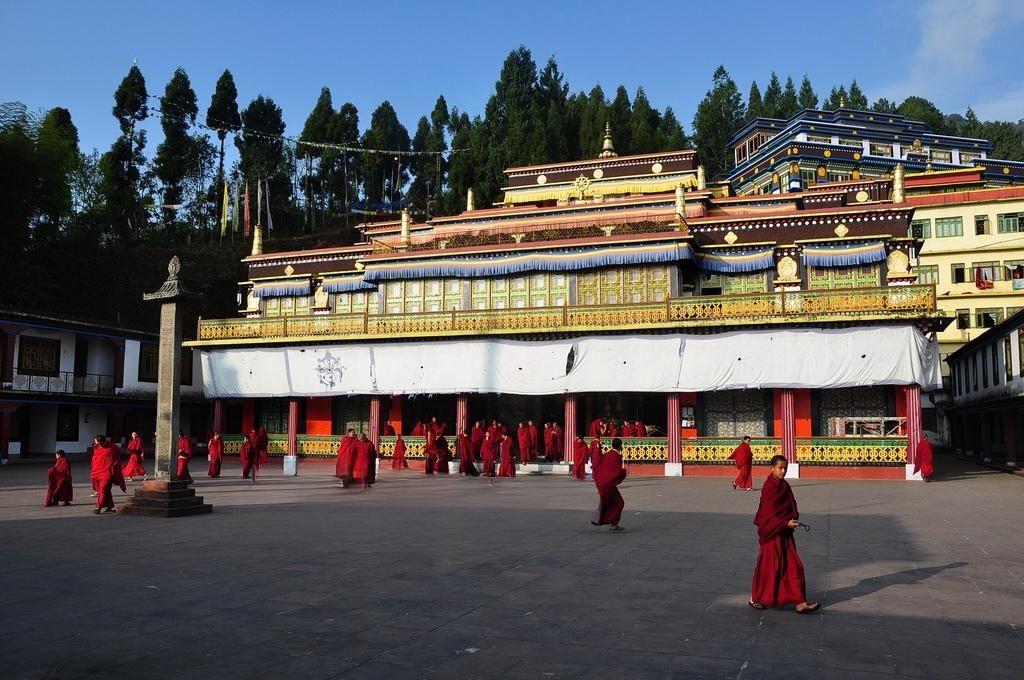 TOUR HÀ NỘI TP HCM -ẤN ĐỘ SIKKIM THIÊN ĐƯỜNG NẰM DƯỚI BẦU TRỜI ĐẦY SAO BÍ ẨN TỰA MÌNH BÊN NHỮNG TU VIỆN LINH THIÊNG TRÊN DÃY HIMALAYA