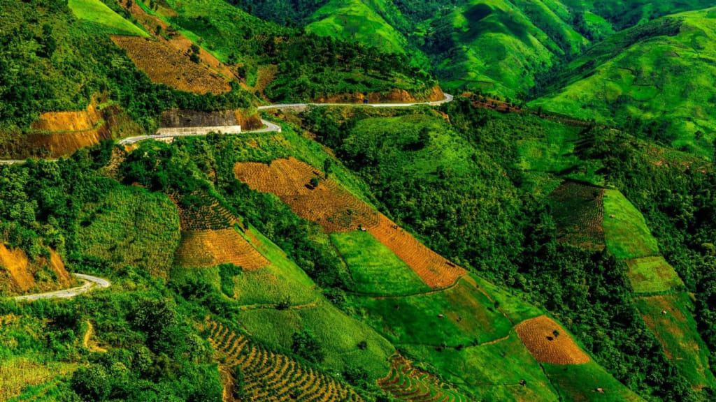 TOUR VĂN HÓA LỊCH SỰ ẤN TƯỢNG LÊN NGÀN NGẮM XỨ SỞ HOA BAN ÂM VANG ĐIỆN BIÊN PHỦ TOUR 3 NGÀY 2 ĐÊM TỪ HÀ NỘI TP HỒ CHÍ MINH HÀ NỘI – ĐIỆN BIÊN THĂM NGỌN ĐỒI A1-C1 HẦM TƯỚNG ĐỜ CÁT