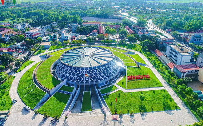 TOUR VĂN HÓA LỊCH SỰ ẤN TƯỢNG LÊN NGÀN NGẮM XỨ SỞ HOA BAN ÂM VANG ĐIỆN BIÊN PHỦ TOUR 3 NGÀY 2 ĐÊM TỪ HÀ NỘI TP HỒ CHÍ MINH HÀ NỘI – ĐIỆN BIÊN THĂM NGỌN ĐỒI A1-C1 HẦM TƯỚNG ĐỜ CÁT